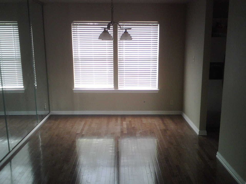 Wood in all common areas