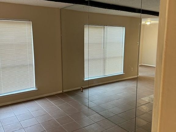 2nd image of 520 Arborview Dr