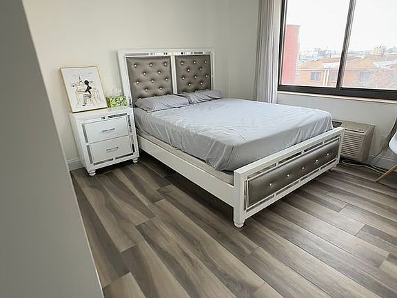 4th image of 3138 137th St APT 4A