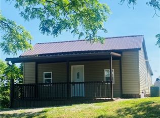 35 Hill Ave, Parkersburg, WV 26101