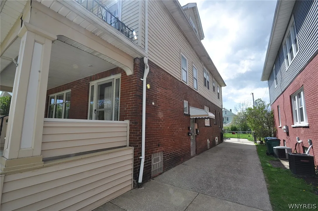 Building Photo - 74 Norwalk Ave