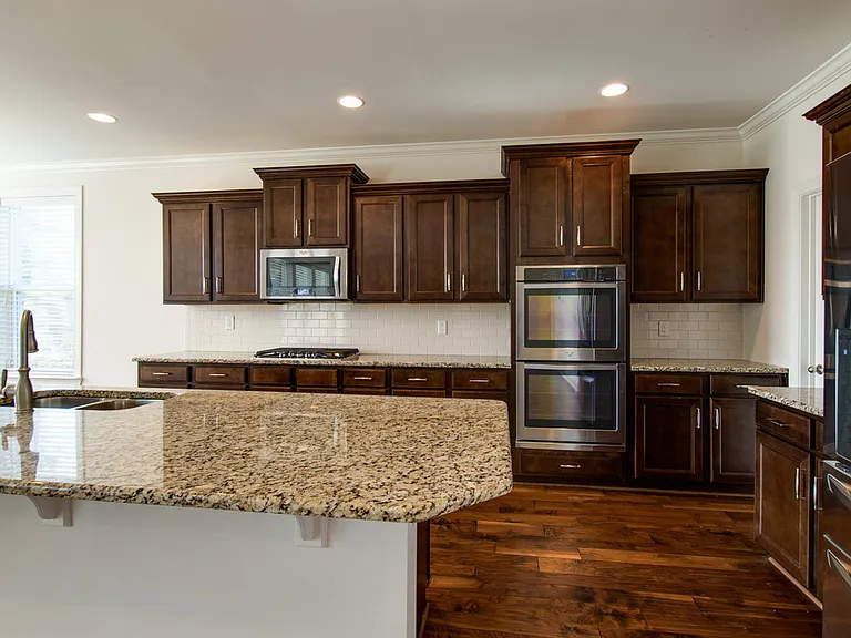 1205 Cressy Ln — Photo 10