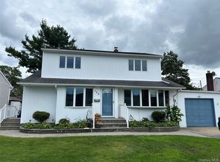 198 Dartmouth Drive, Hicksville, NY 11801