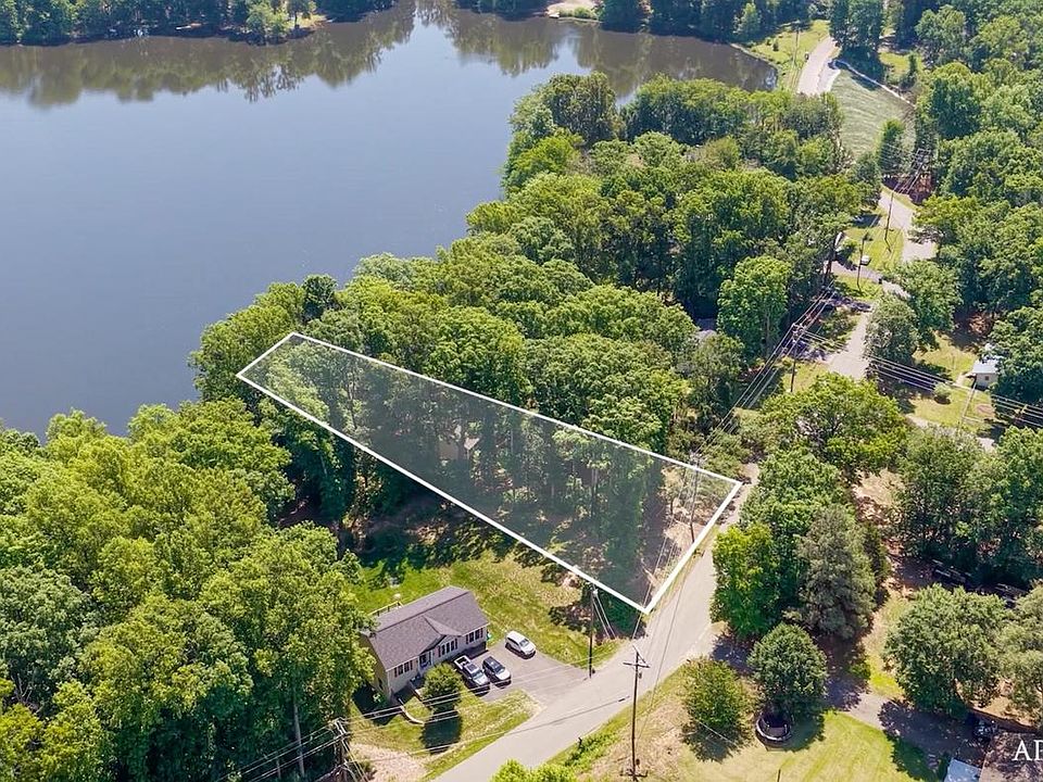 1st image of 52 Lakeview Dr