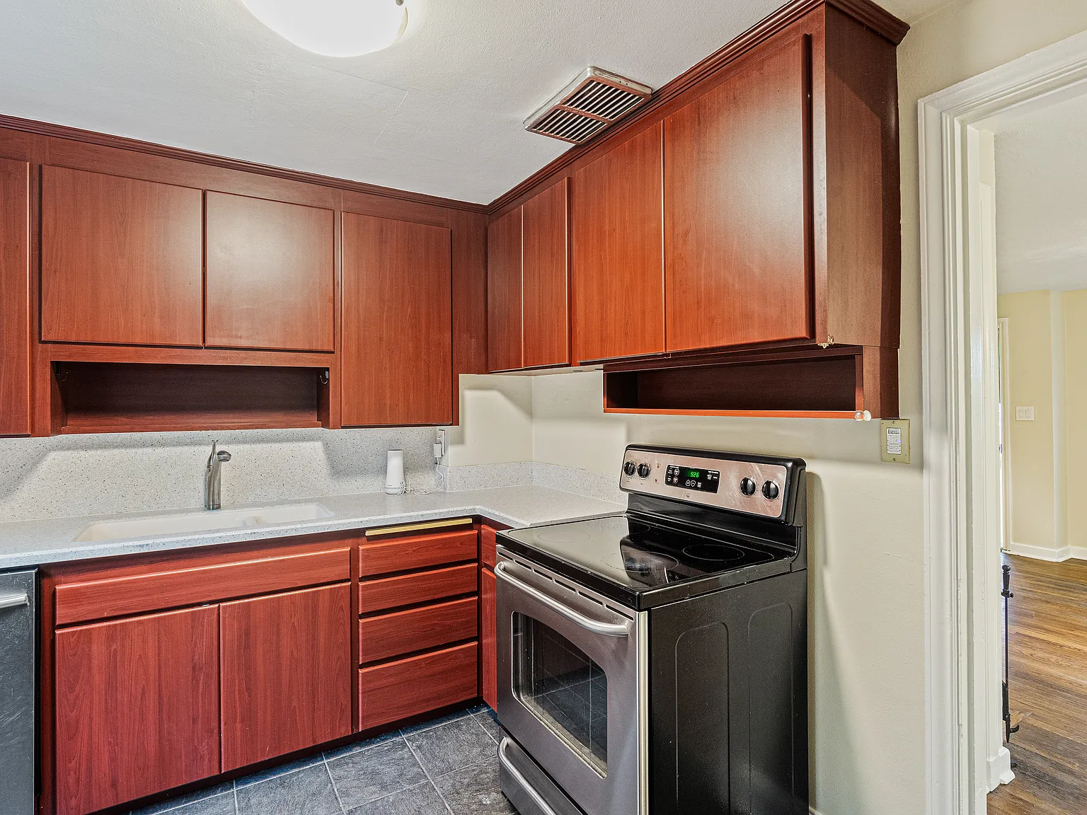 2328 S Columbian Wy, Seattle - C — Photo 1