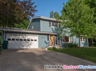 6521 Edgewood St, Rockford, MN 55373