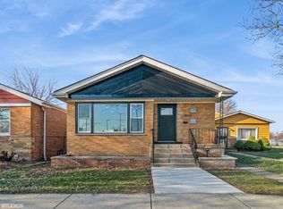8916 S Essex Ave, Chicago, IL 60617