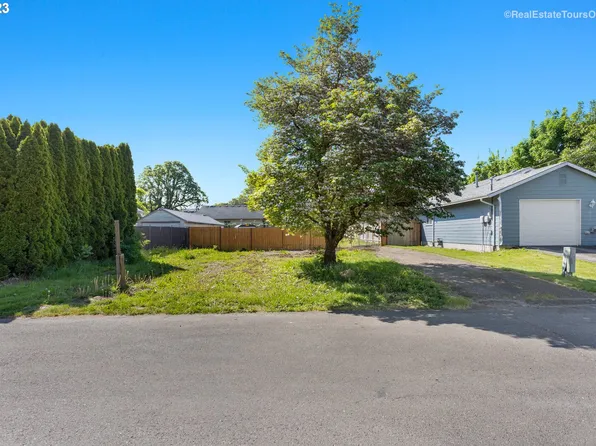 330 Harrison St, Fairview, OR 97024