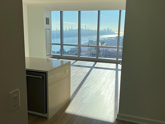 4th image of 109 Park Ave Penthouse 4A