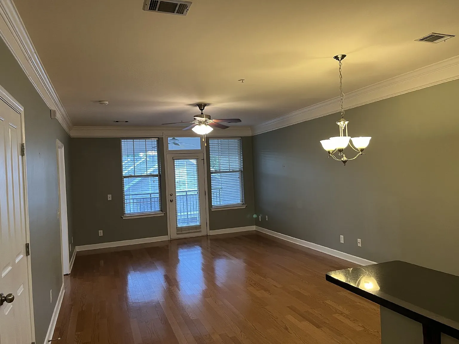 2 bed, 1280 sqft, $2,150 — Photo 3