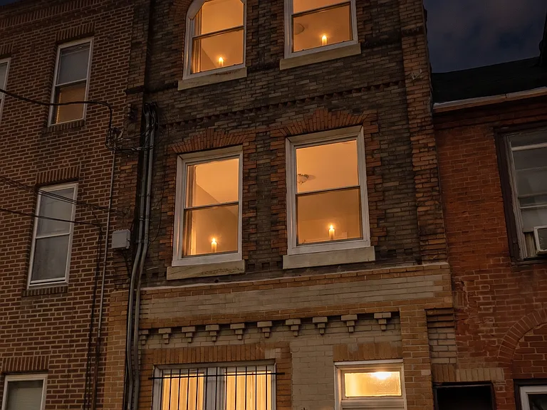 327 Catherine St #4 — Photo 2