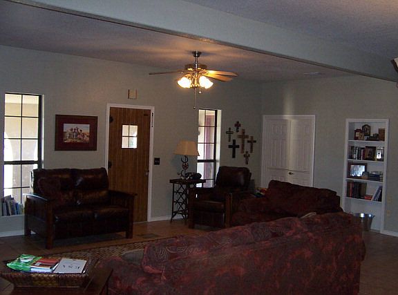 4th image of 708 San Antonio St