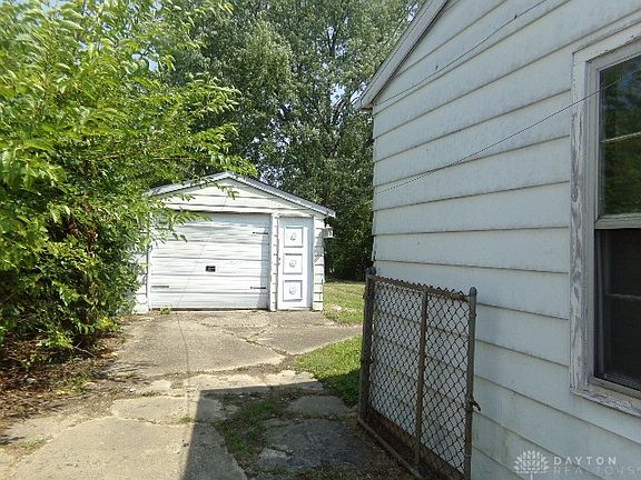 2nd image of 1064 Garnoa Dr
