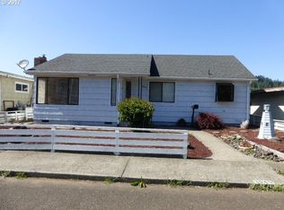 1949 Cedar Ave, Reedsport, OR 97467