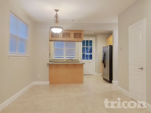 5th image of 2280 South Dr Unit 11