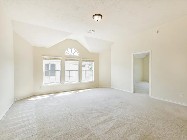 11918 Mariposa Canyon Dr — Photo 42