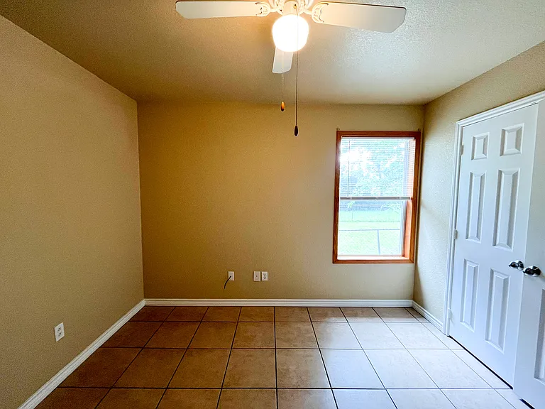 418 W Green Ave #A — Photo 24