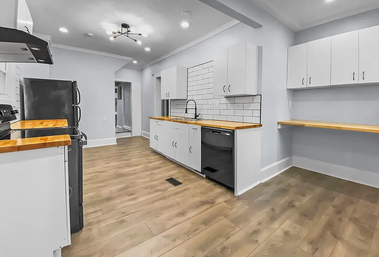 6 bed, 1750 sqft, $2,000 — Photo 2