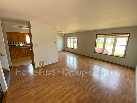 5th image of 18023 Idlewild Dr
