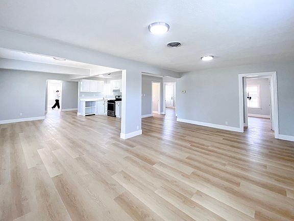 4th image of 14553 Union Ave