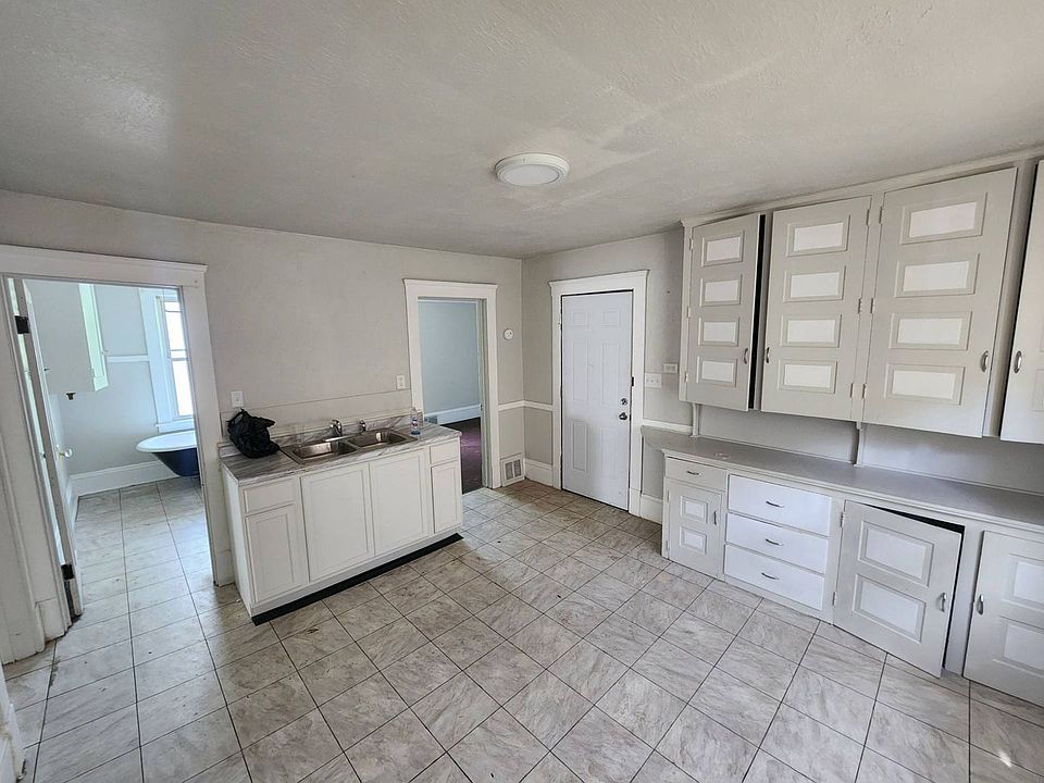 1st image of 6409 Quimby Ave Floor 2