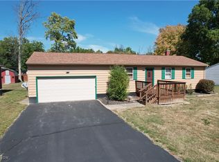 17964 Glendale Ave, Lake Milton, OH