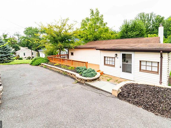 2nd image of 8107 Maplewood Dr