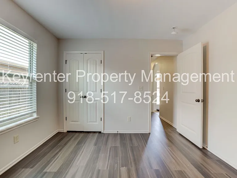 1911 W Canton Pl — Photo 20