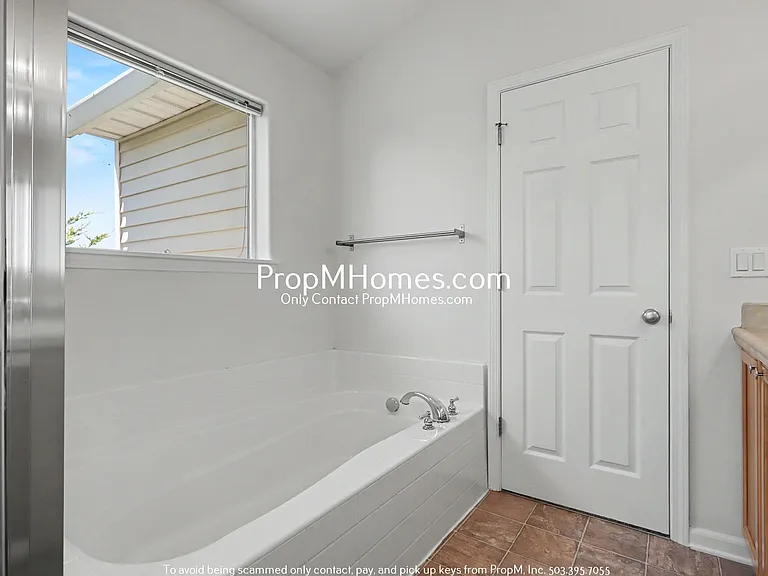 13660 SW Wrightwood Ct — Photo 16