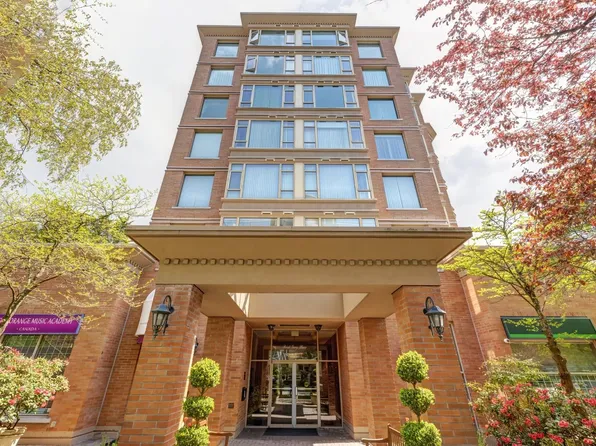 2580 Tolmie St #504, Vancouver, BC V6R 4R4