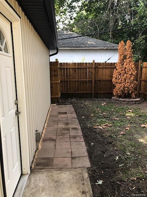1845 Pilgrim St, photo 26