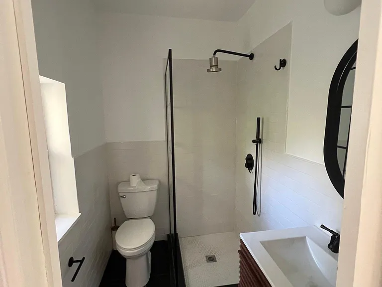 689 NE 61st St #5 — Photo 9