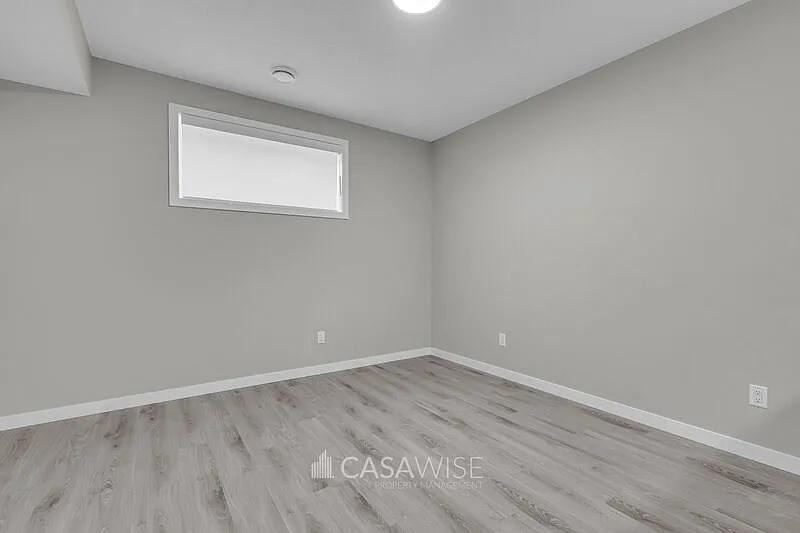 2 bed, 1.0 bath, 704 sqft, $1,300 — Photo 4