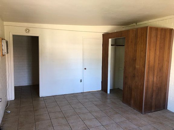 3rd image of 2518 N Forgeus Ave #B