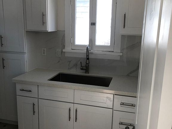 5th image of 1166 1/2 N Sierra Bonita Ave