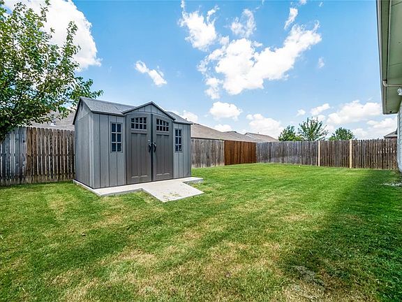 5th image of 6217 Claire Dr