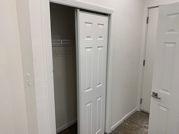 3rd image of 270 Newbury St #1G