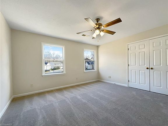 5th image of 9 Ivy Glen Ct