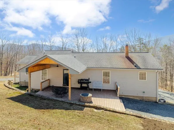 3282 Absalom Smith Rd, Salem, VA 24153