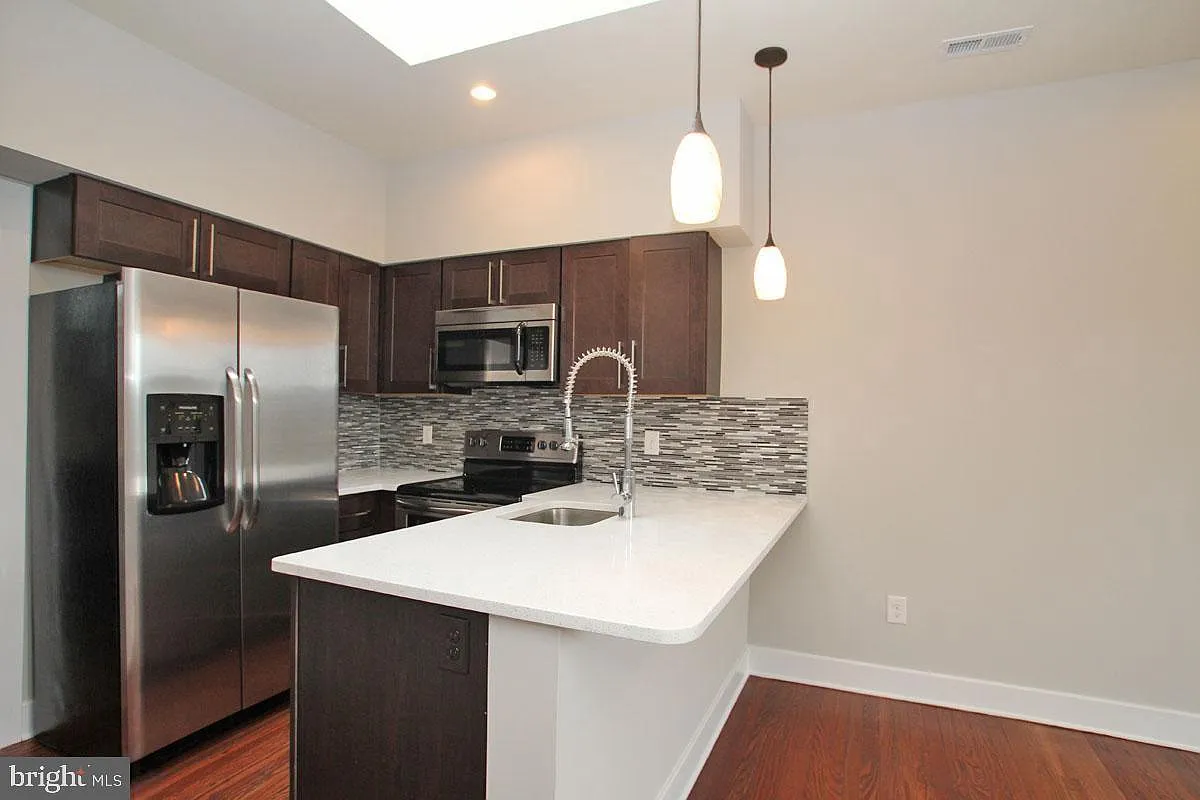 1 bed, 575 sqft, $1,550 — Photo 4