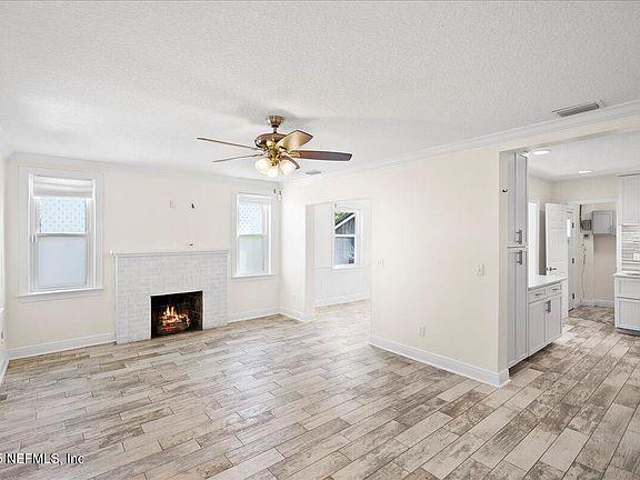 5th image of 3854 PARK Street