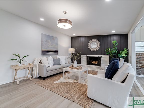 3rd image of 4653 Cumberland Drive