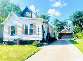 1227 E Hines Ave, Peoria Heights, IL 61616