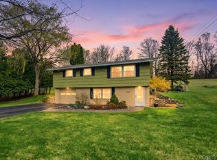 4422 Outlook Dr, Syracuse, NY 13215