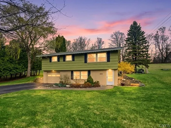 4422 Outlook Dr, Syracuse, NY 13215
