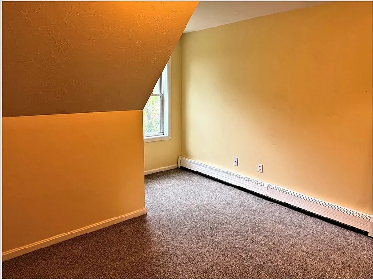 14 Cummings St #2 — Photo 16