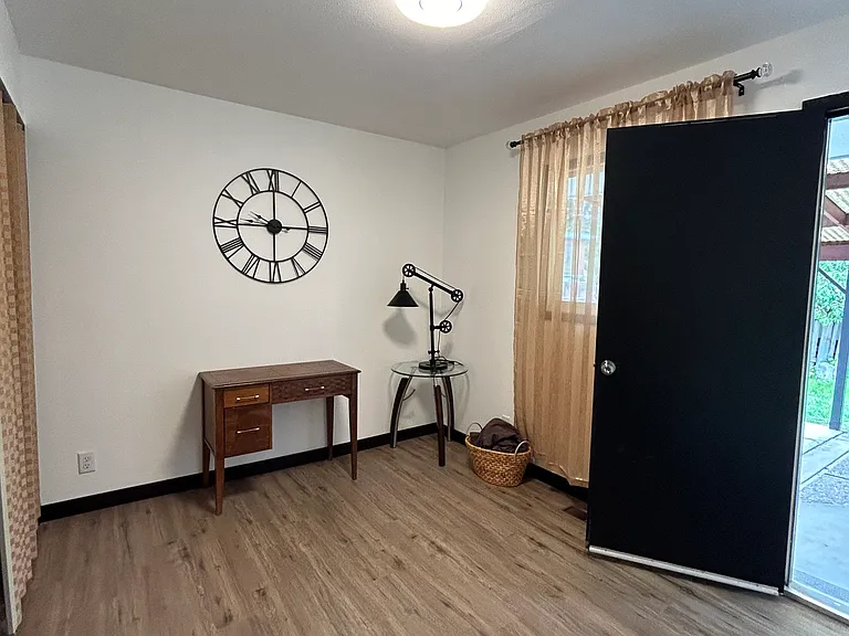 Rainbow Cir — Photo 13