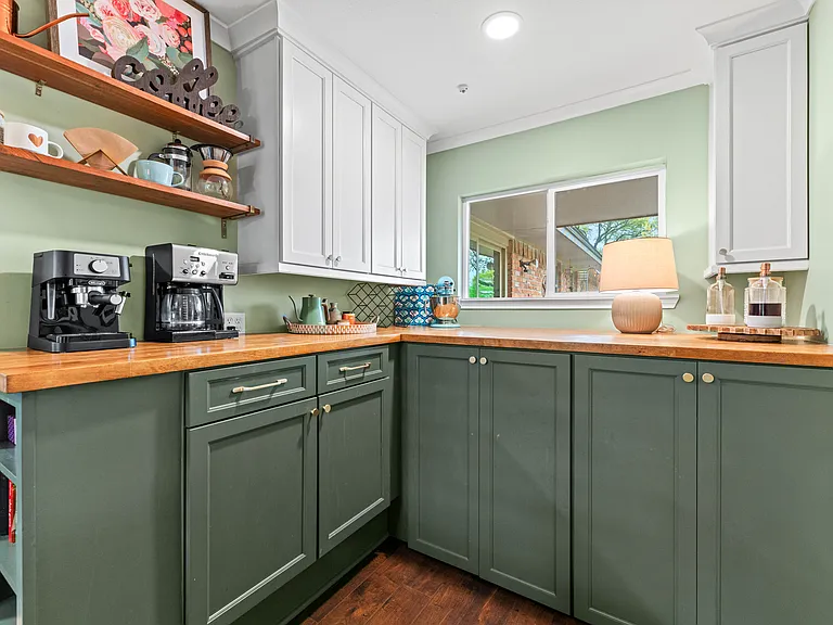 9854 Estate Ln — Photo 10