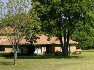 140 Robinson Rd, Combine, TX 75159