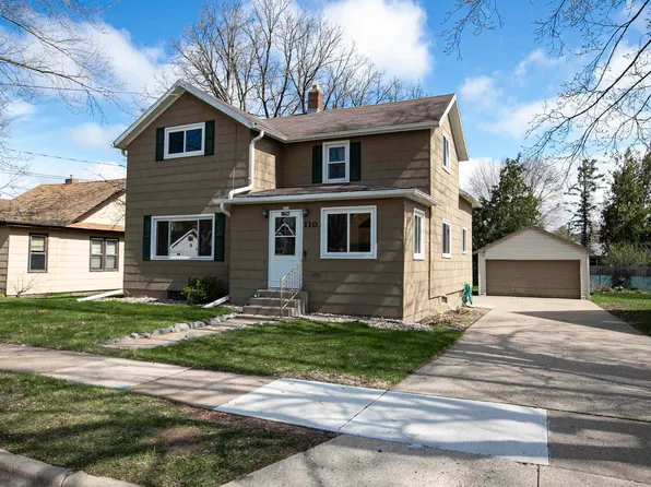 110 10th St, Clintonville, WI 54929